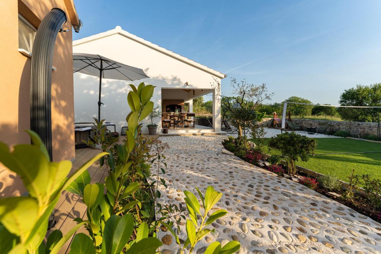 Holiday Home - Villa Thorak Anic Екстер'єр фото