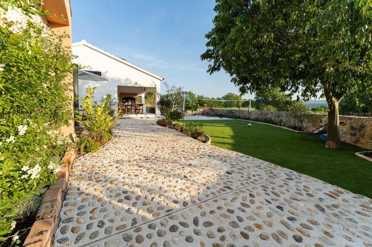Holiday Home - Villa Thorak Anic Екстер'єр фото